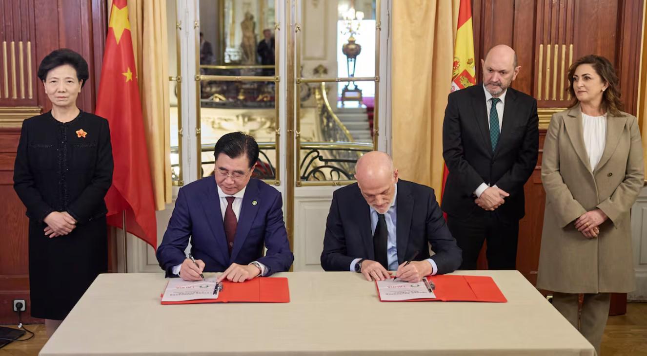 开云官方直播-阿斯：中国足协与西班牙足协签署合作备忘录，深化双方合作