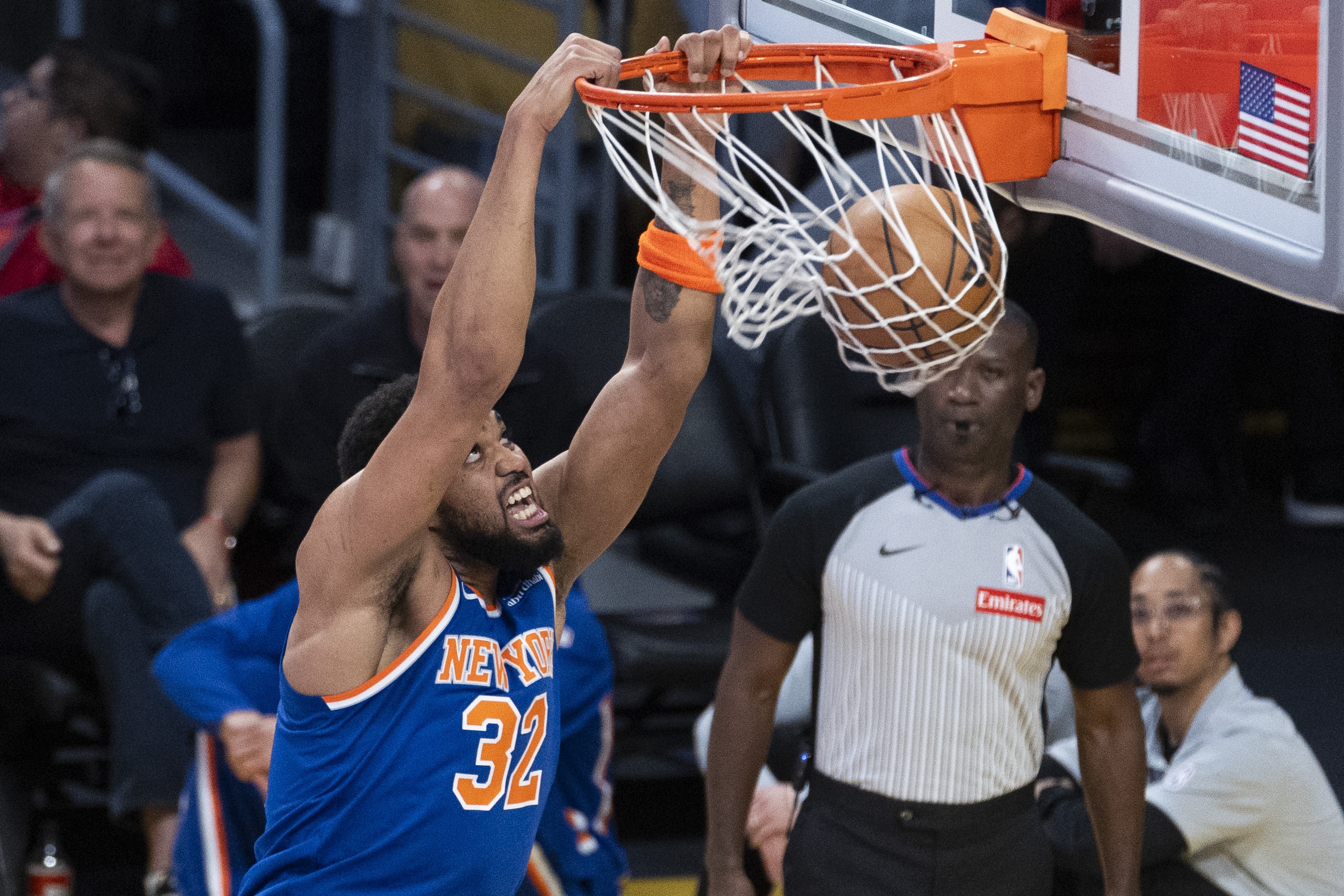 开云平台-解说：勇士打得不错了&amp;年轻人要抓紧机会成长 唐斯没得到战术倾斜