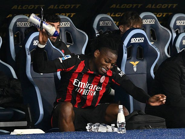 安布罗西尼批评莱奥场上表现，34分钟仅触球4次|AC米兰|拉斐尔·莱奥|拉斐尔-达-席尔瓦|名宿|莱奥-席尔瓦_新浪体育_新浪新闻